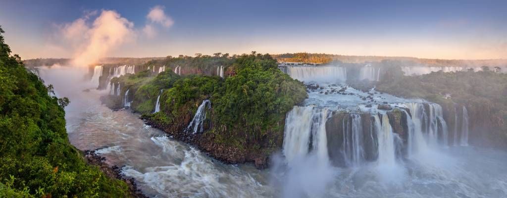 Niesamowite wodospady Iguazu.
