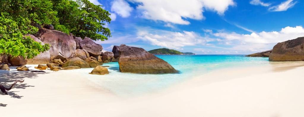 Panoramiczne zdjęcie tropikalnej plaży
