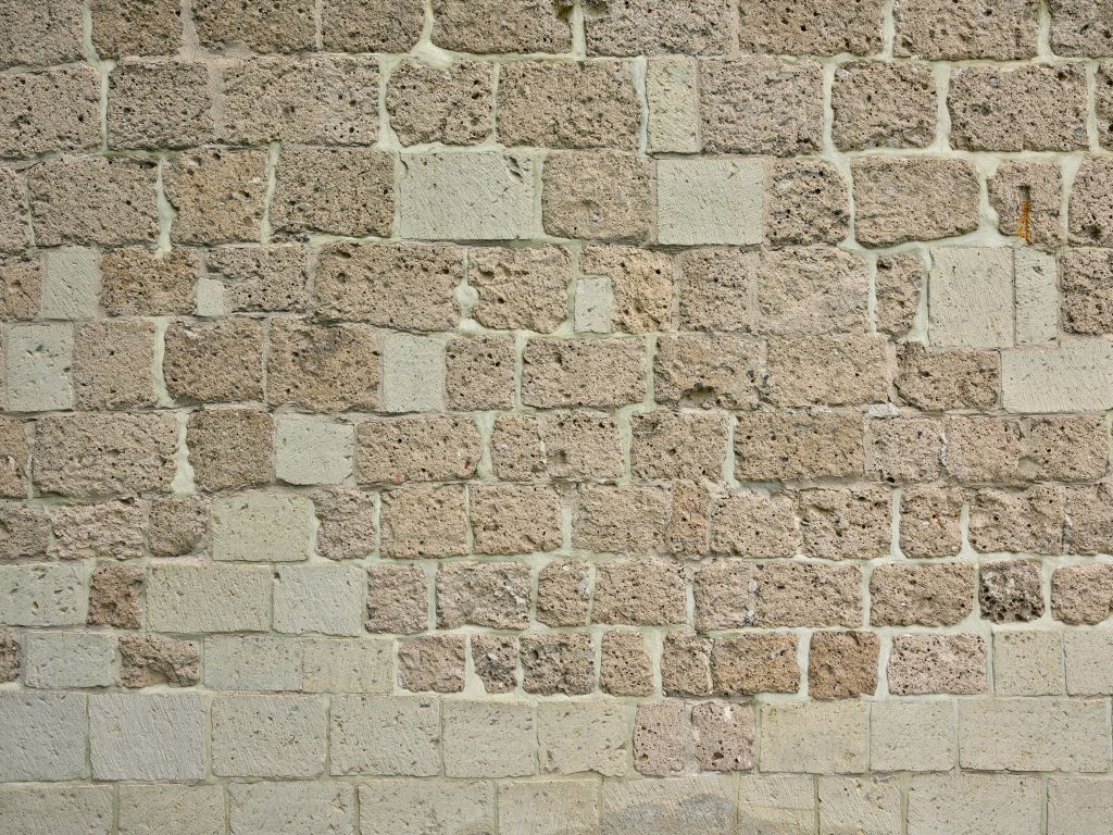 Ściana z dużych cegieł