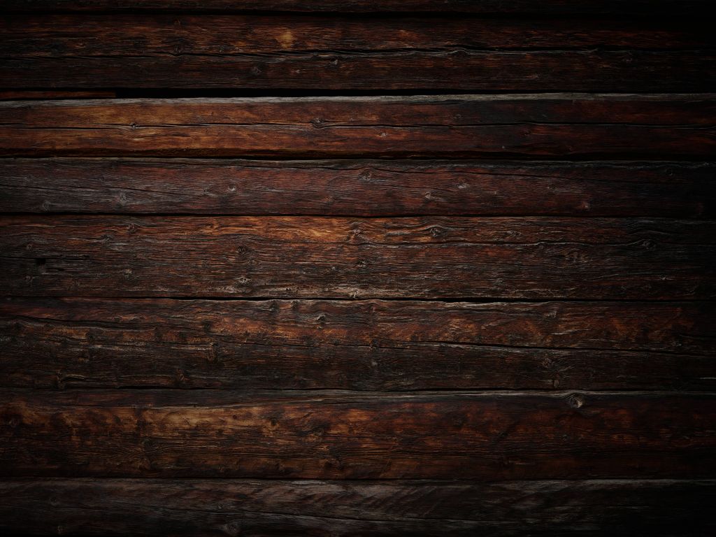 Ściana z ciemnego drewna