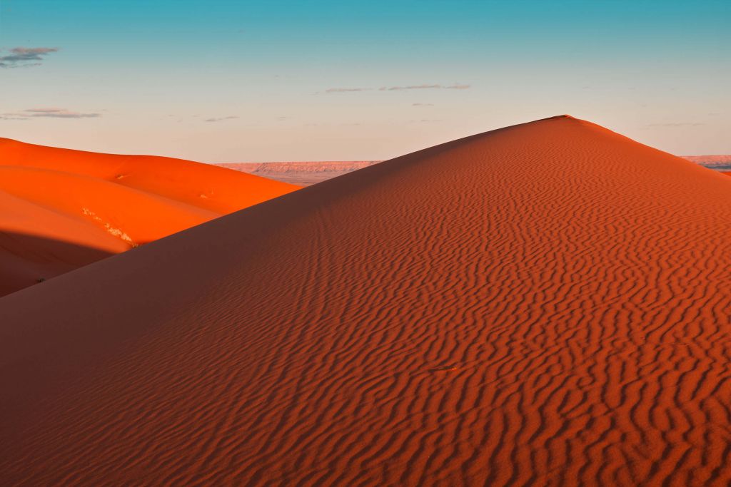 Wydmy piaskowe na pustyni Sahara