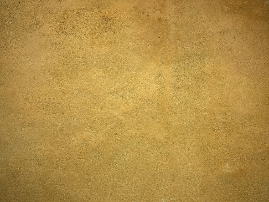 Ściana w kolorze żółtej ochry