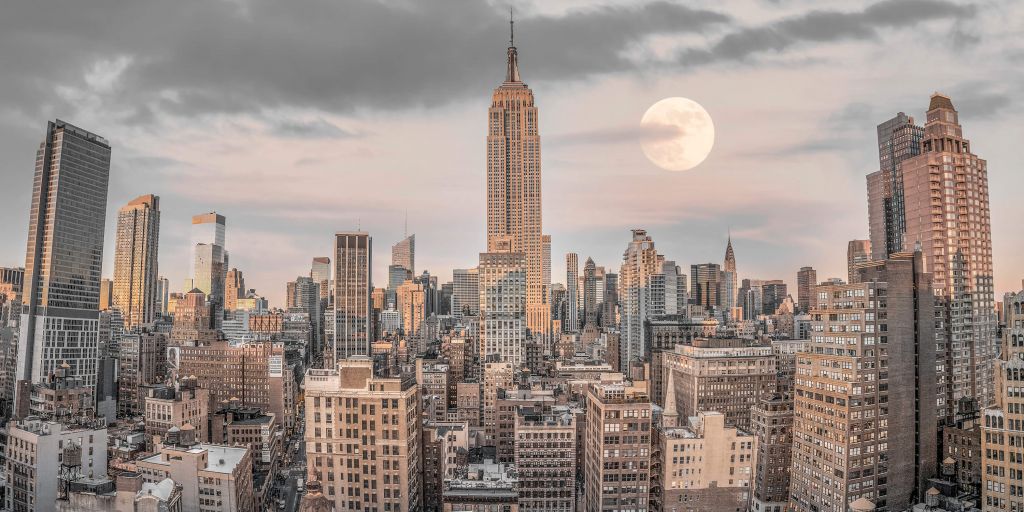 Empire State Building z panoramą miasta