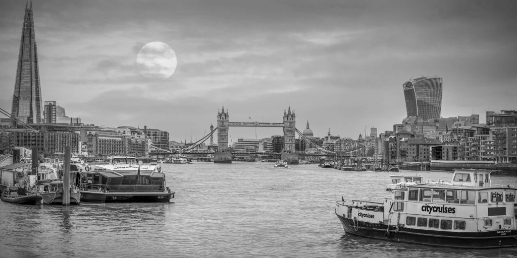 Pejzaż miejski Londynu w czerni i bieli