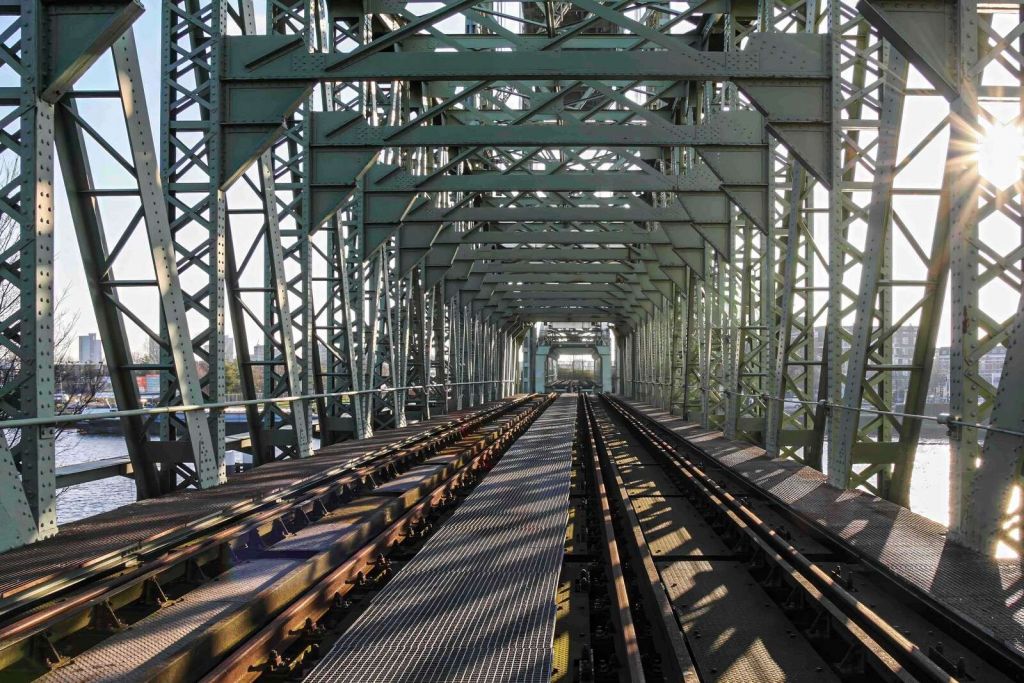 Staal i Symetria na De Hef