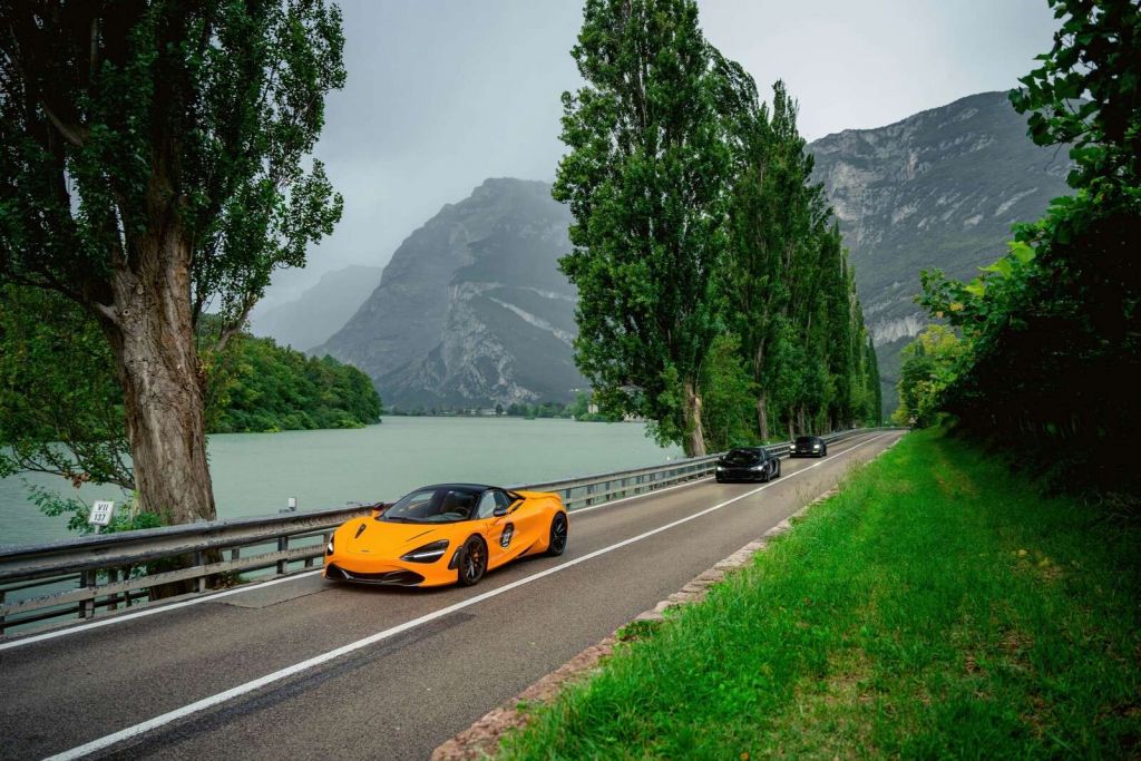 Ryt przez Alpy wzdłuż jeziora