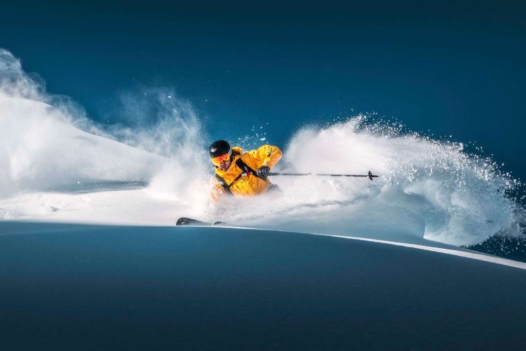 Zejscie przez głęboki puchśnieśnieżny