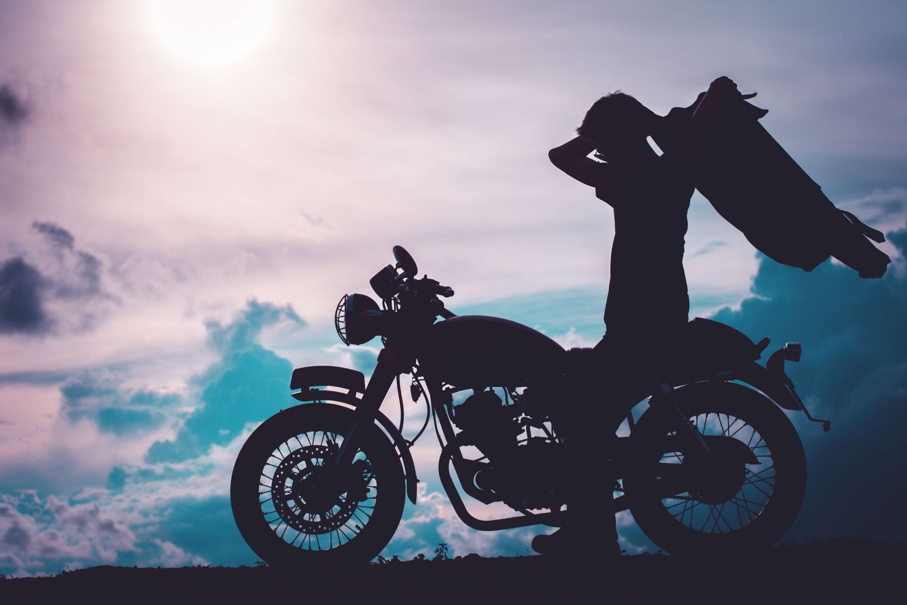 Sylwetka motocyklisty