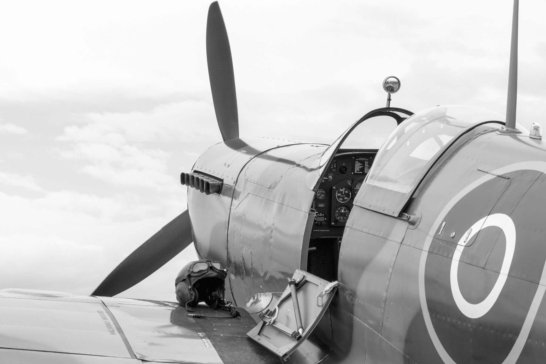 Stary samolot myśliwski