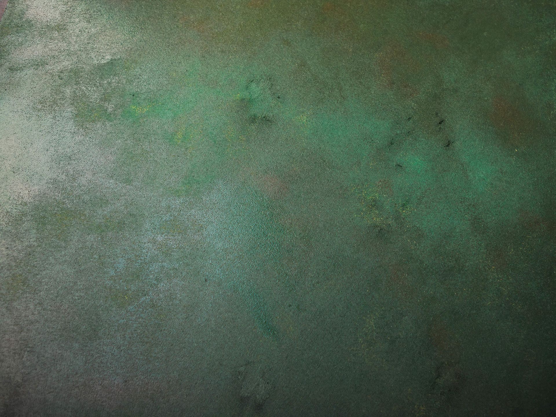 Stal z zielonkawym odcieniem