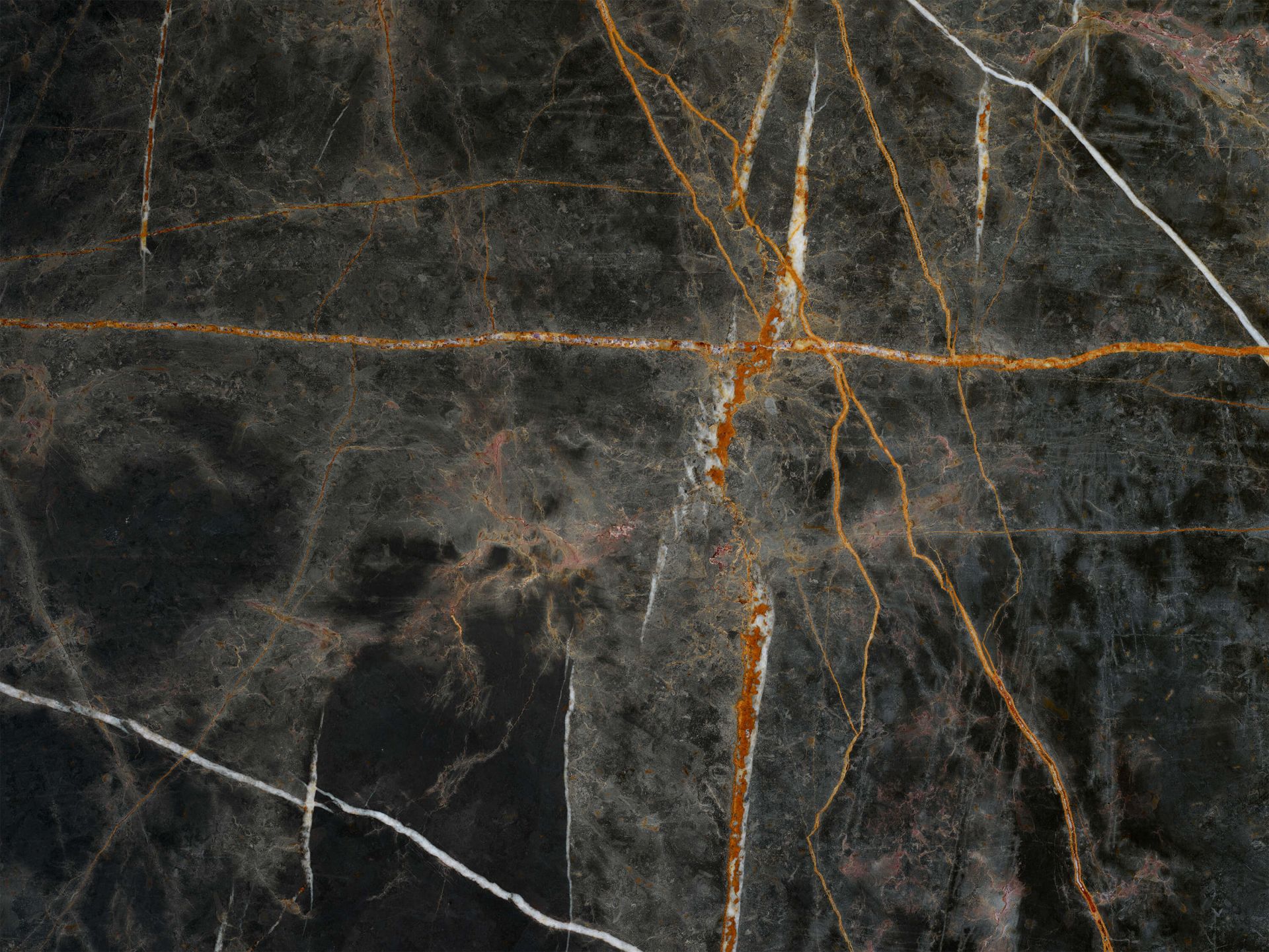 Ciemny marmur z odcieniami miedzi