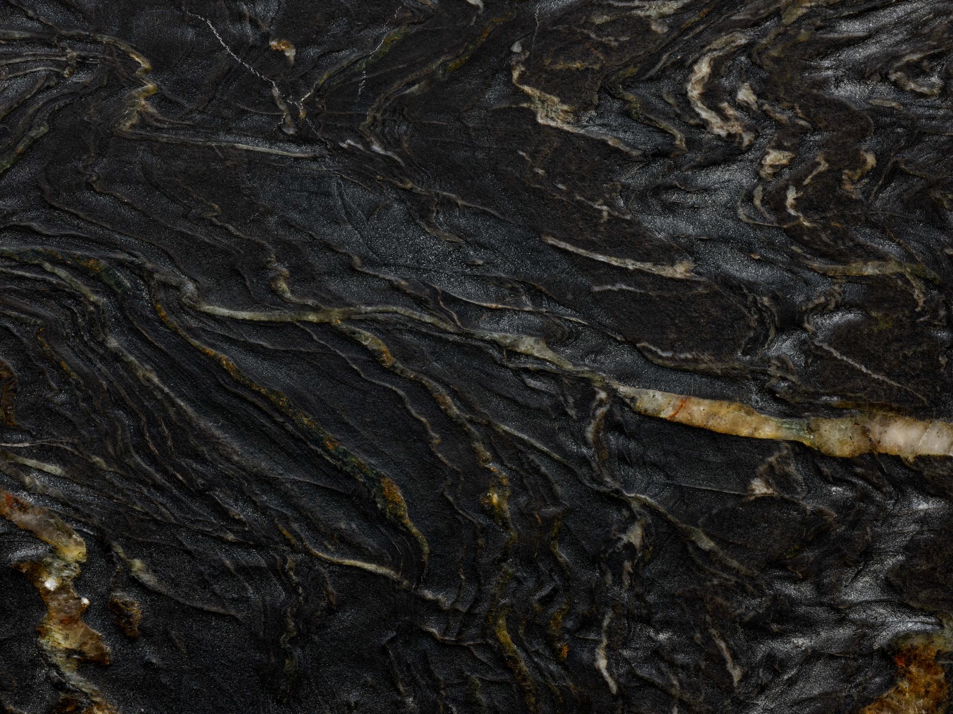 Marmur o chropowatej strukturze