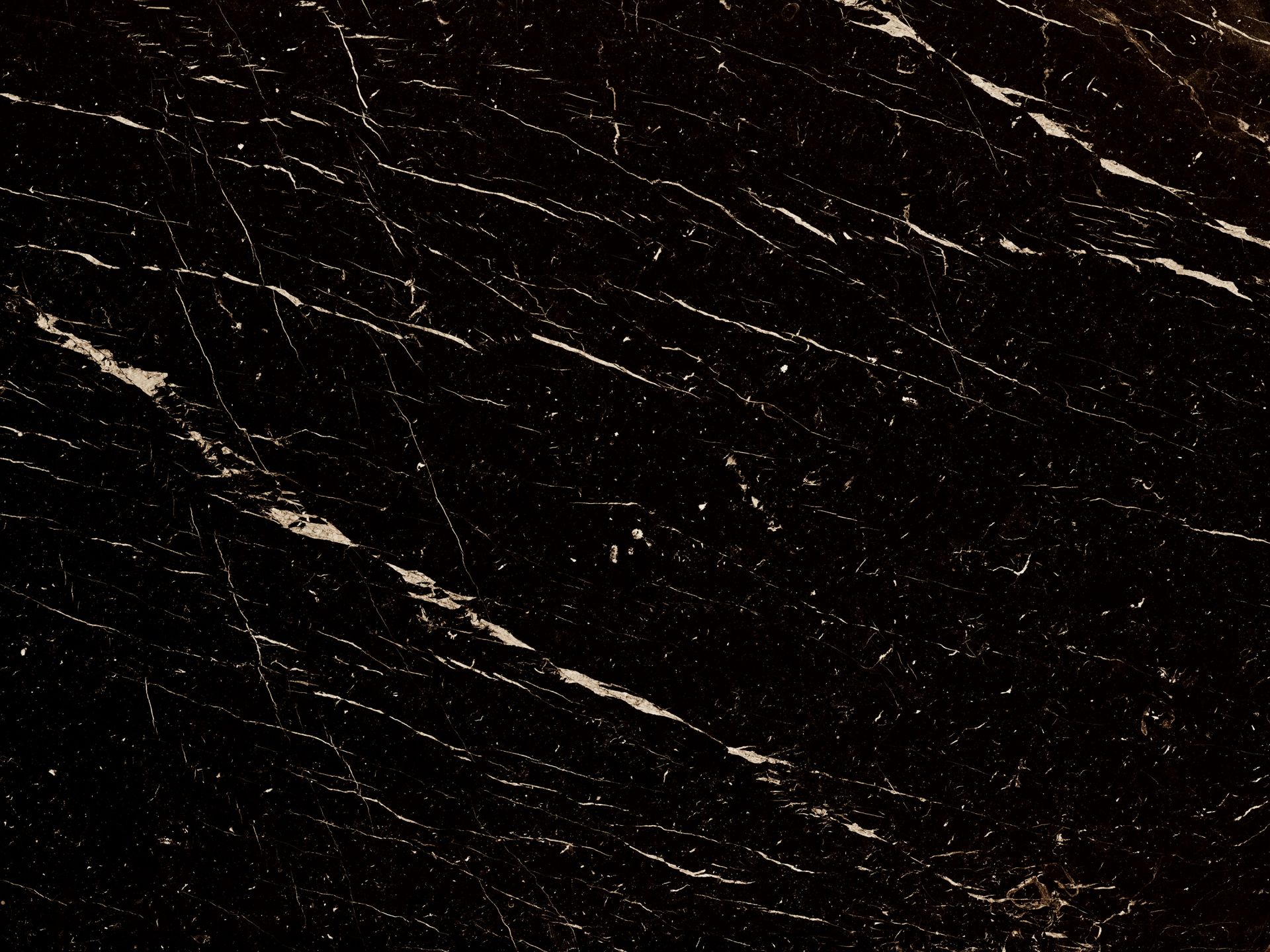 Ciemny marmur z jasną strukturą