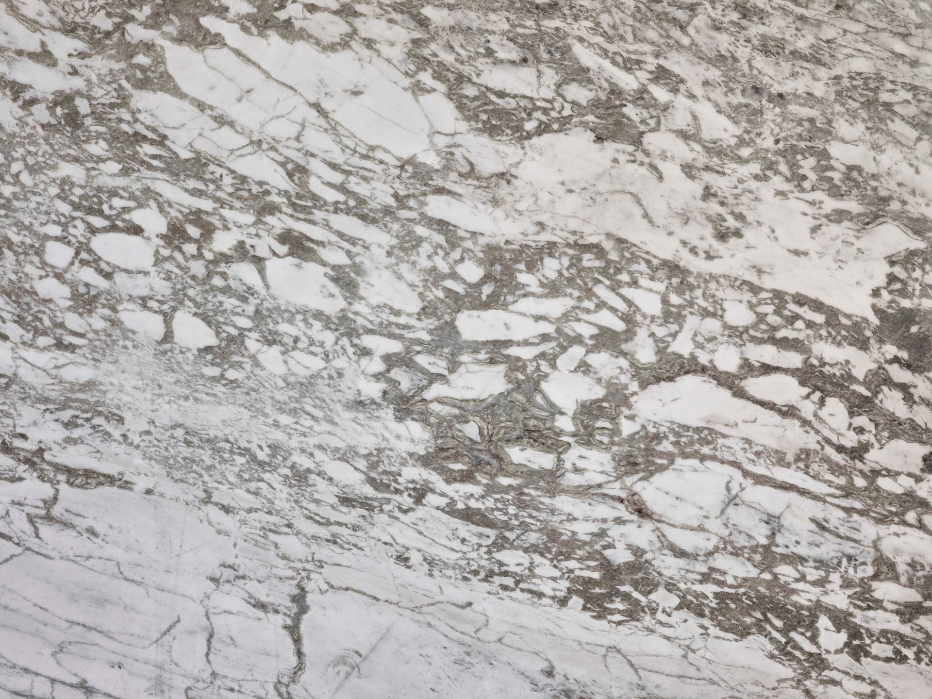 Biały marmur o gruboziarnistej strukturze