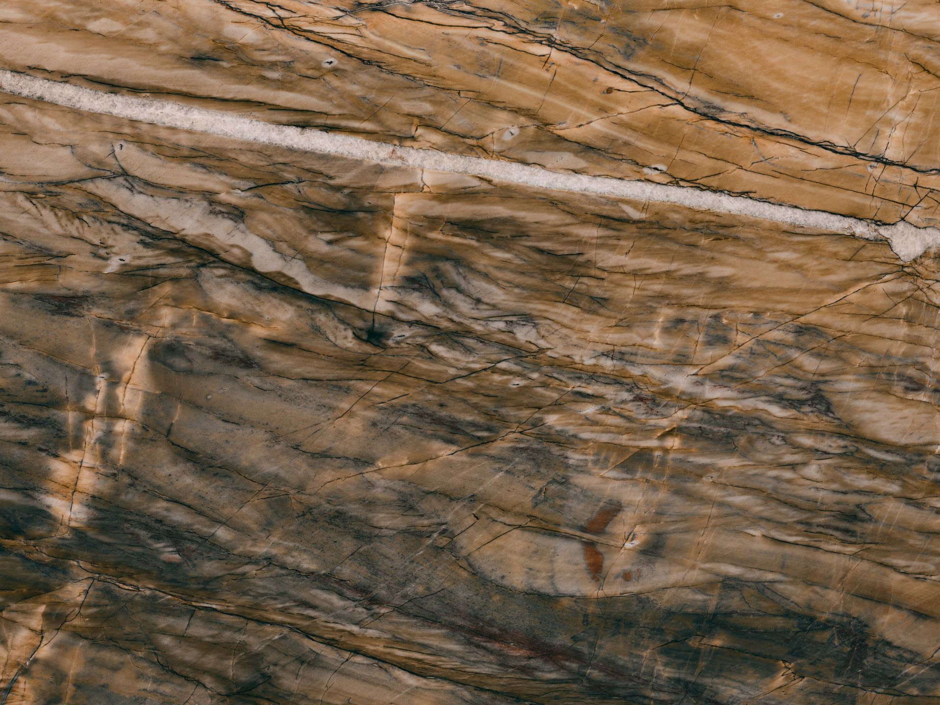 Marmur z żółtym odcieniem