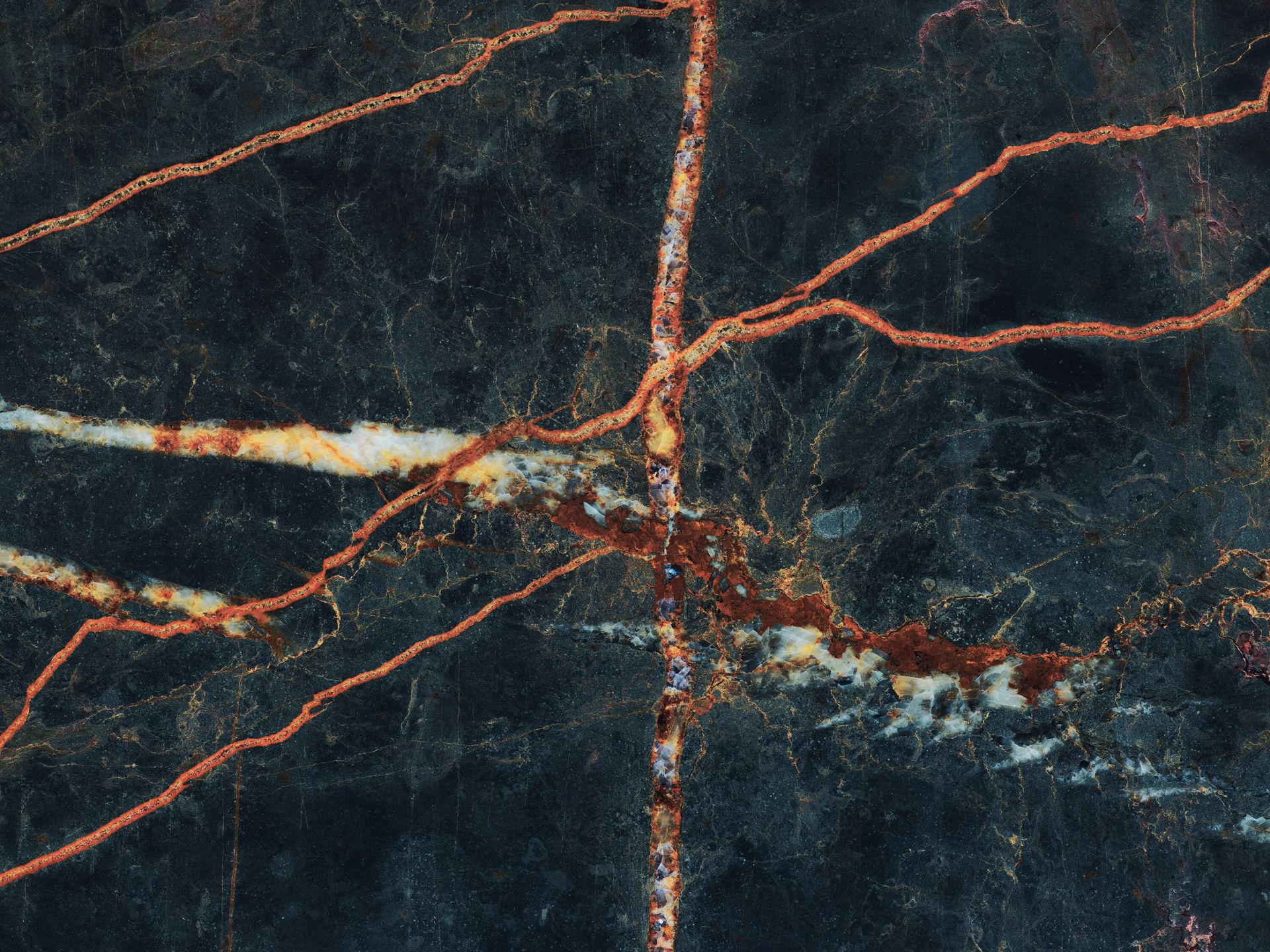 Niebieski marmur z kolorem miedzianym