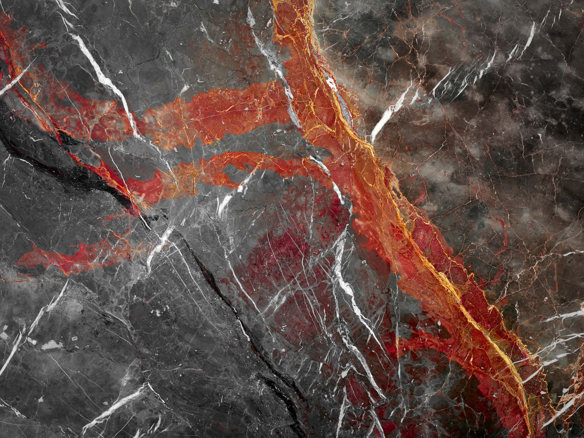 Marmur z czerwonymi żyłkami