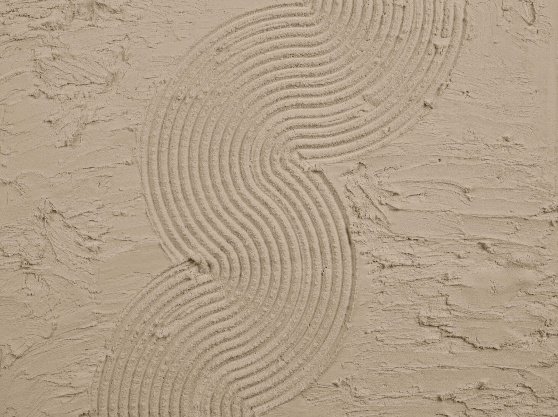 Organiczne linie i struktury obszycia w kolorze taupe