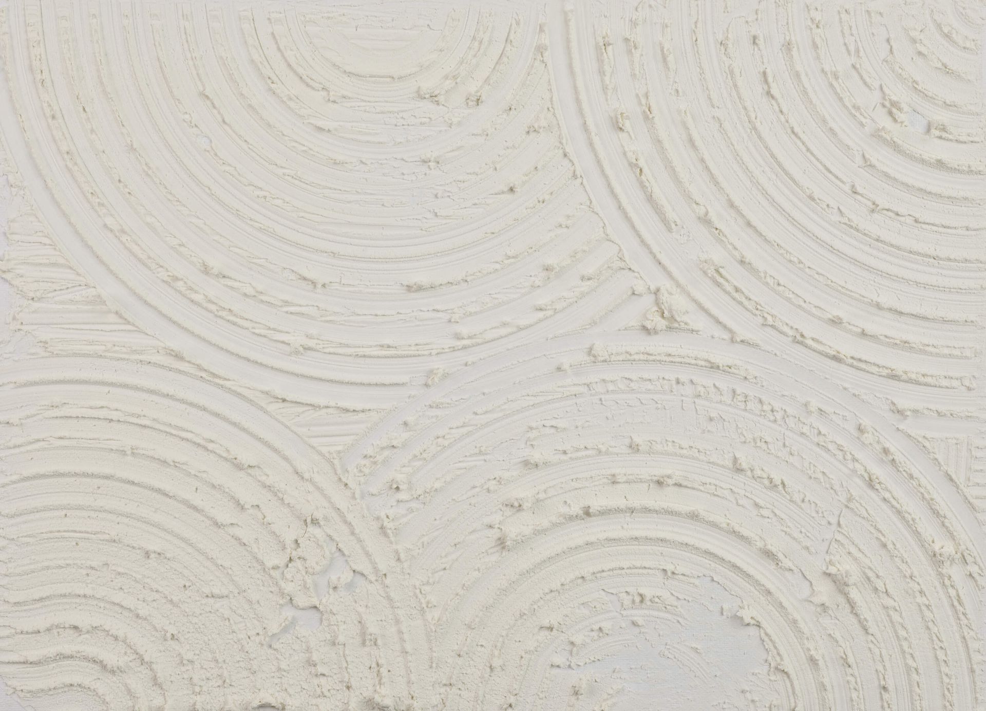 Koła zen o surowej strukturze w kolorze białym