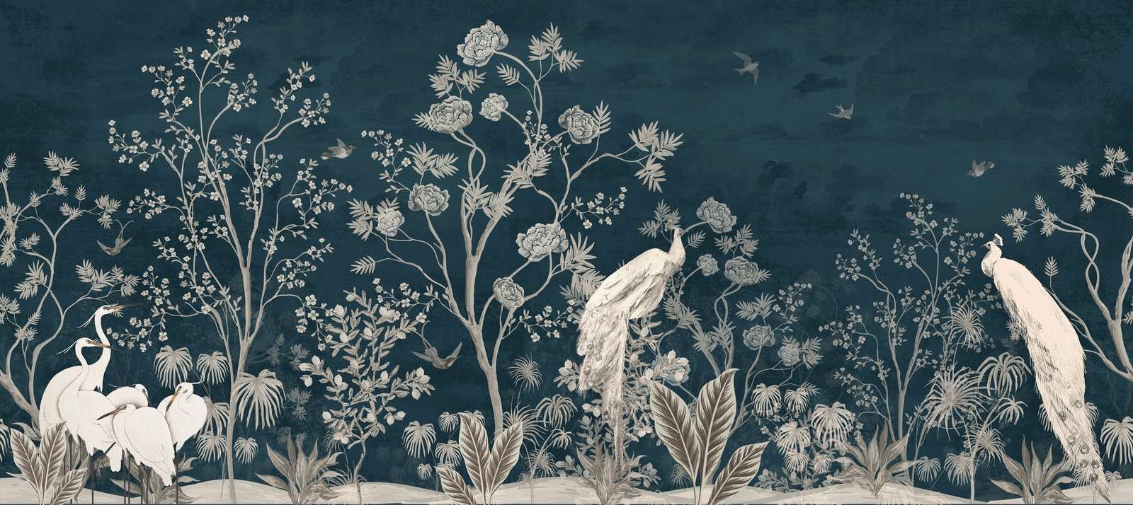 Splendor Pawia w Nocnym Ogrodzie