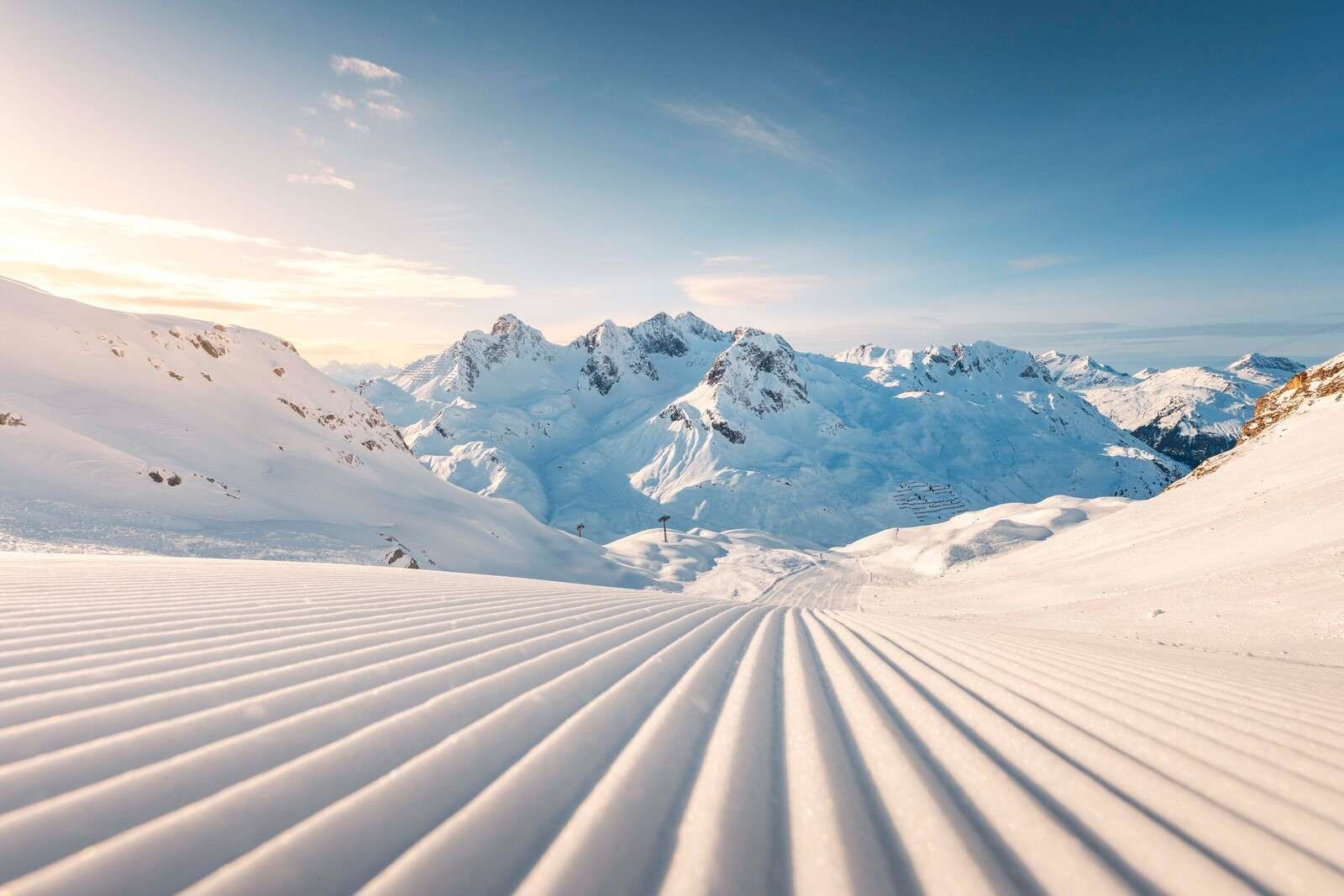 Poranek na świeżych stokach