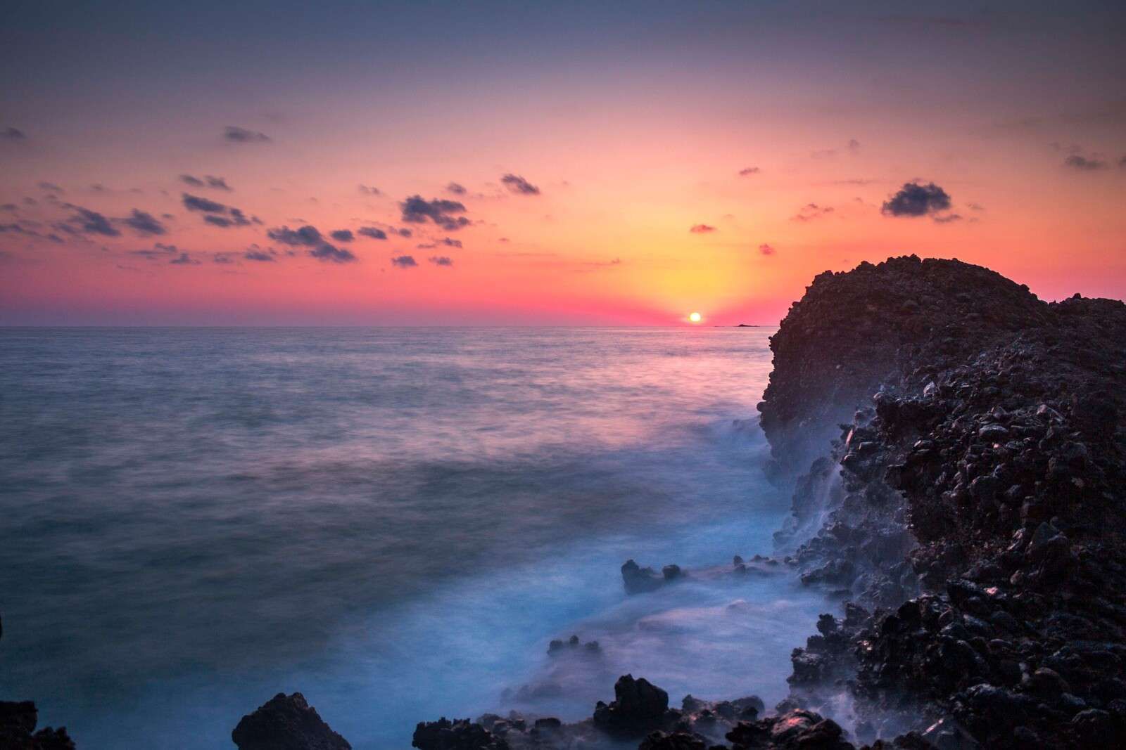 Lawa w świetle wieczornym