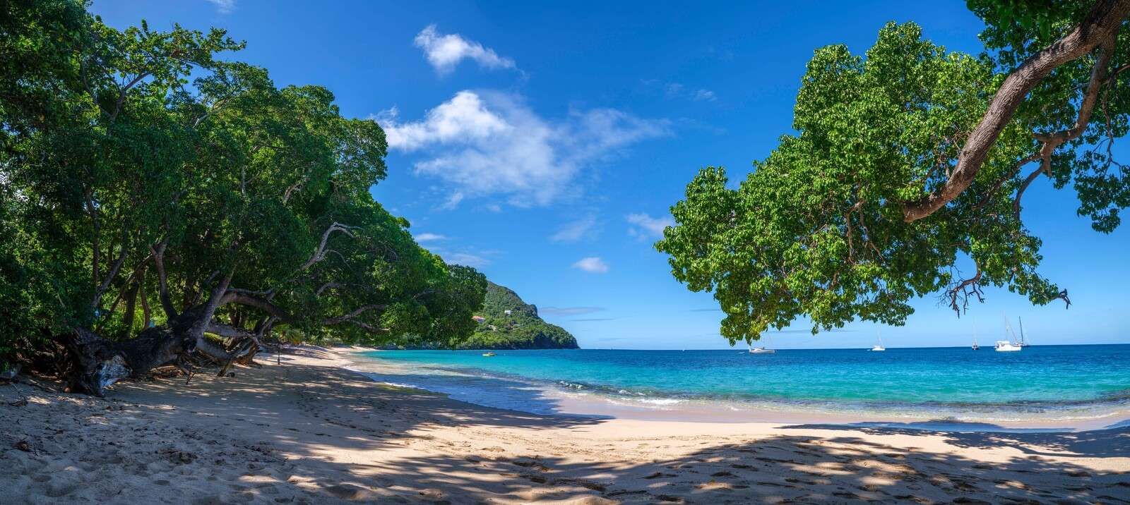 Spokojna plaża na Saint Vincent, Wyspy Karaibskie